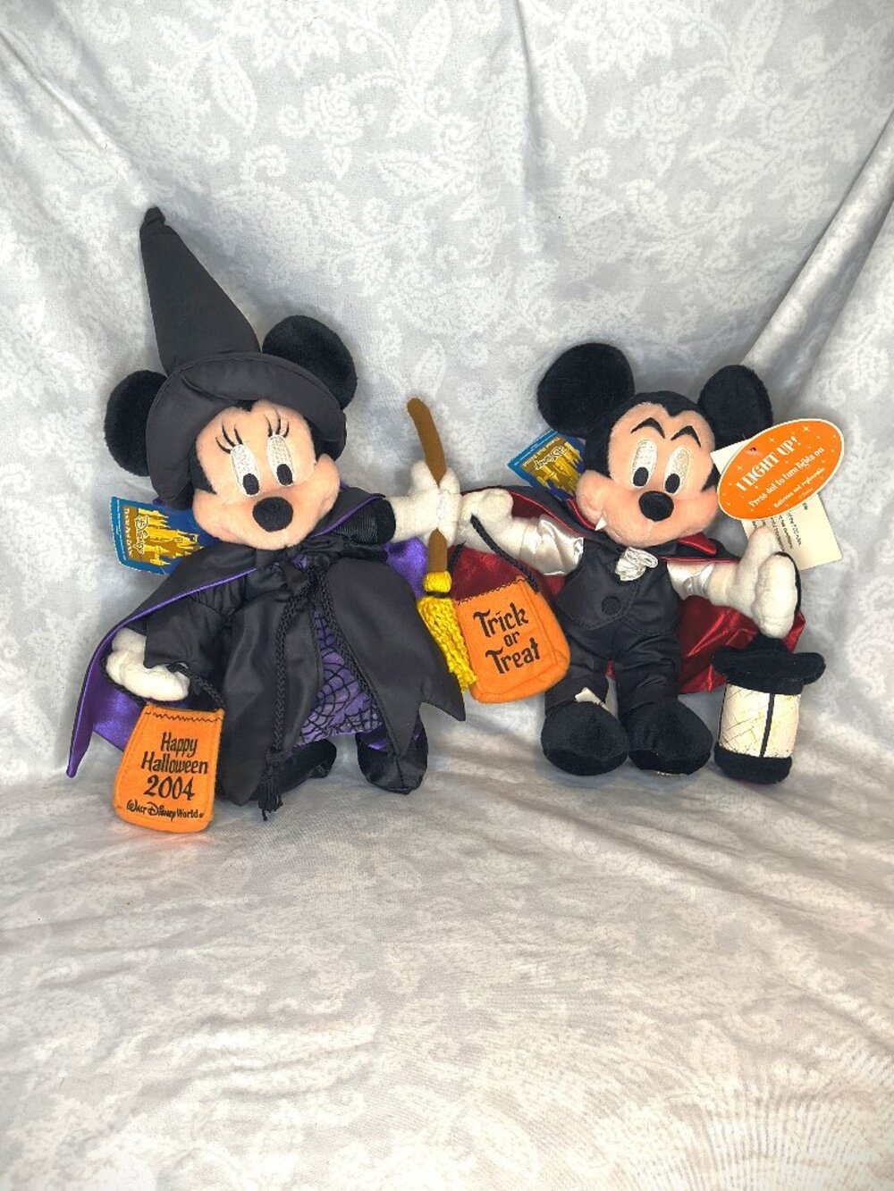 2004 Disney Parks Exclusive-9"Vampire Mickey and Witch Minnie Mouse bean bag set